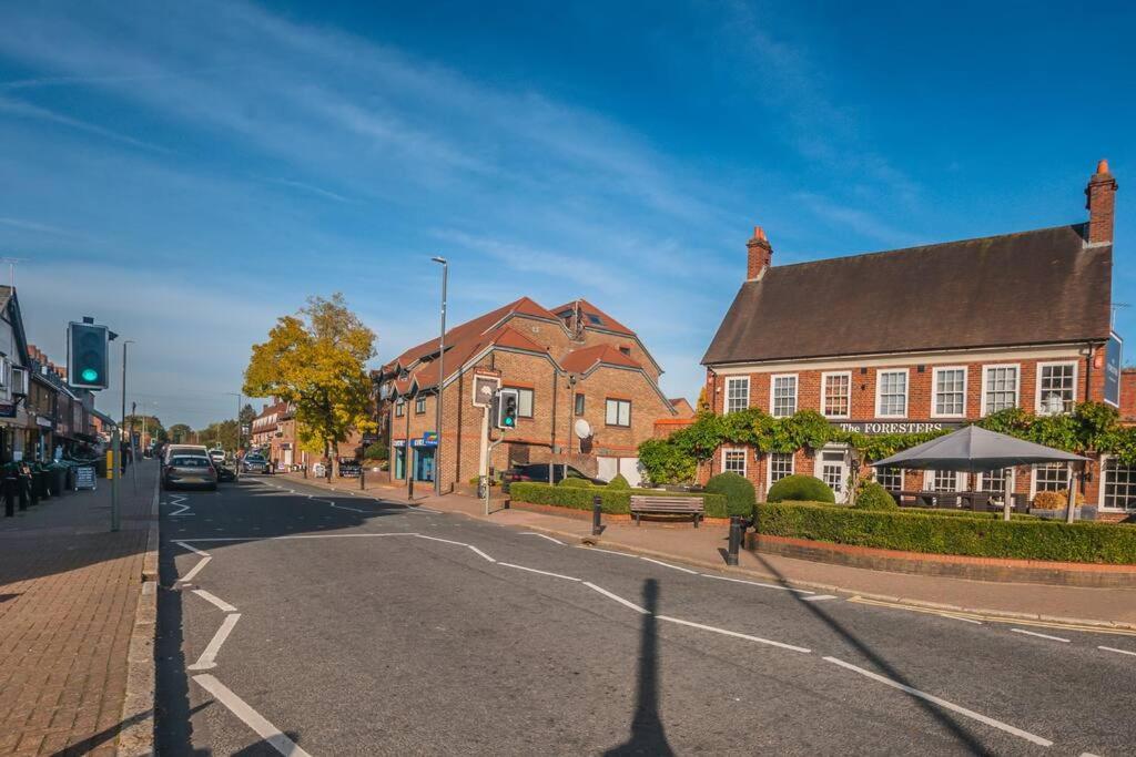 Langston House: 2 Bed, 2 Bath Luxury Apartment Hedgerley Exteriör bild